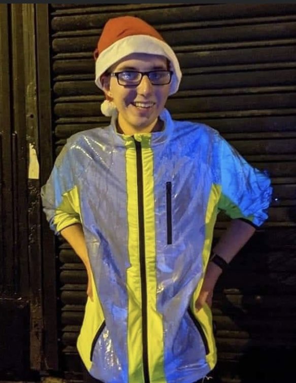 GaryPullan's tweet image. 3 years today since I held @runningthrucncr as he died. Feels like yesterday.  But forever since I heard his voice and saw his smile.