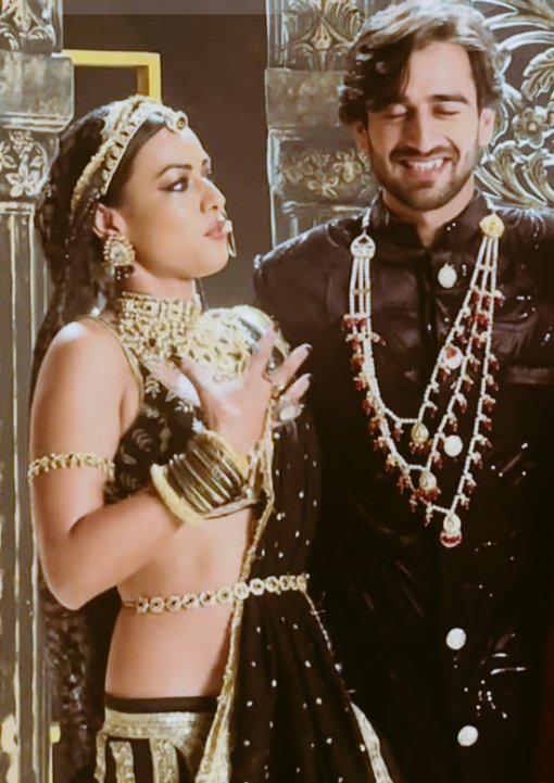 strawberries12b's tweet photo. Cuties 😍
#Niasharma #Zaynibadkhan
#Zaynia #Monish #Nishigandha
#Monish https://t.co/Kf3TbCiVp1