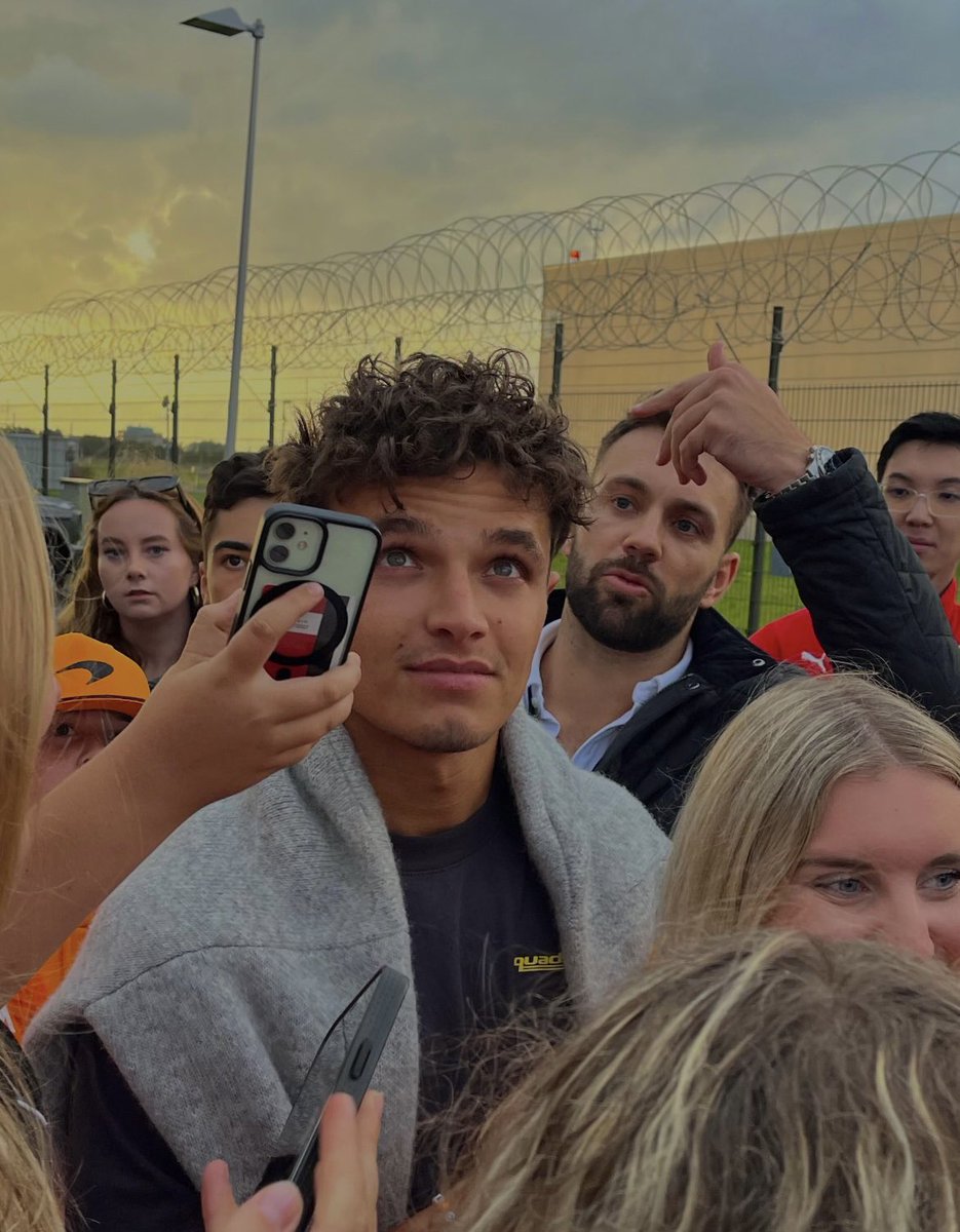 httpsmoniica's tweet image. 