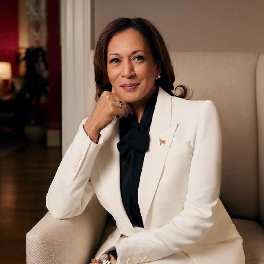 maroonstan's tweet photo. 💬| @KamalaHarris reveals that her favourite song of the summer was Fortnight by @taylorswift13 &amp; @PostMalone (via @CNN) 

"I just love how she exists in the context on that song"

You can now vote for Fortnight for Song Of The Summer on MTV's Instagram story! https://t.co/rnbt9dHOyd