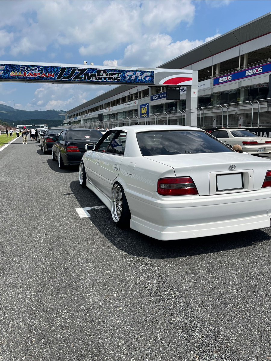 Tyumu0516's tweet photo. 2024 All JAPAN 1JZ DRIFT MEETING🔥
改めて皆様お疲れ様でした!
色んな方々と交流が出来てすごく楽しかった!
パレードランも走れたし最高の思い出👍
自分の白いチェイサーの写真持っている方いらっしゃったら頂けるとありがたいです🙇♂️
#1JZミーティング
#1JMT
#1Jミーティング
#STgarage https://t.co/ReP3x8Zp12