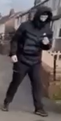 MerPolStHelens's tweet image. KNOW THESE PEOPLE? | We are issuing an image of three males and a female who may have info following an assault of a 16-y-o boy in a field off Govett Rd #ThattoHeath in July.
 
Contact @MerPolCC, 101 or Crimestoppers on 0800 555 111 ref: 24000636614.

orlo.uk/XFdKl