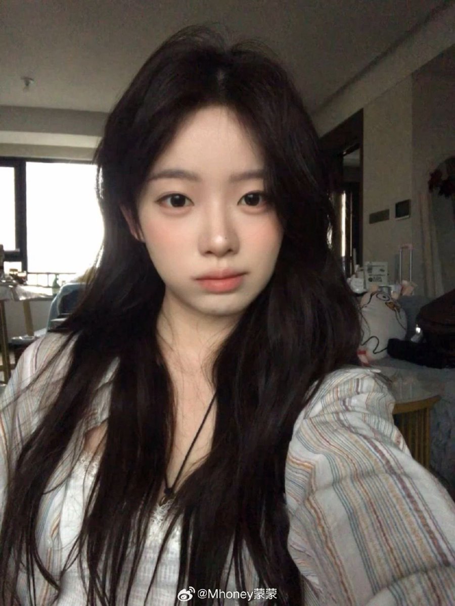 fellinloveinsum's tweet photo. 올 가을에 하고 싶은 메이크업 느낌 https://t.co/LG4KxQTwYx