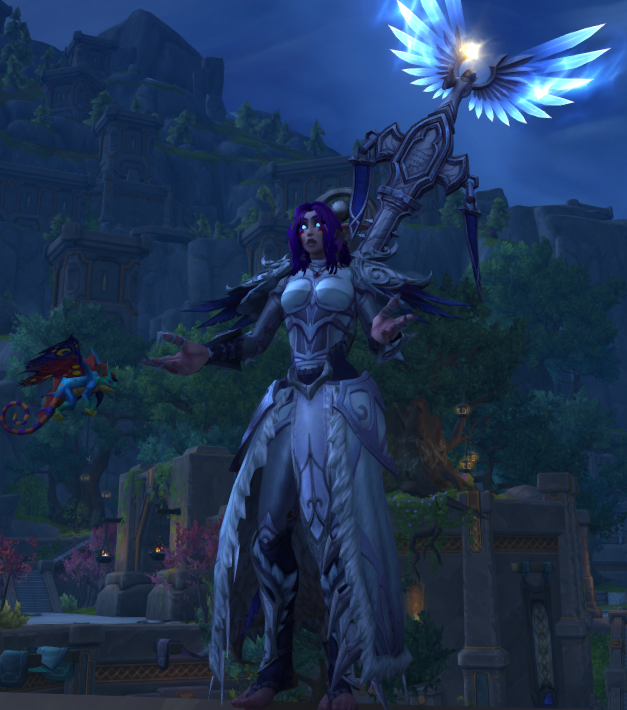 I finally unlocked the 12 month trading post night elf warden outfit and can mix and match pieces of it together.