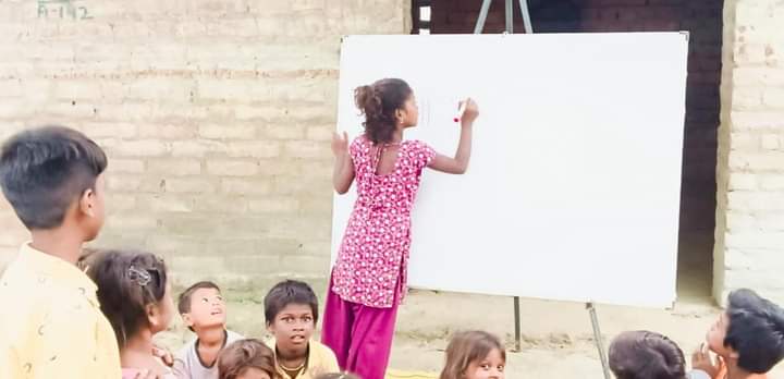 arvindamuz1's tweet photo. #InternationalLiteracyDay organised by @ActionAidIndia in #Muzaffarpur #Musahari
@saurabhiirm @Dr_SharadKumari https://t.co/z3AvQym8V7