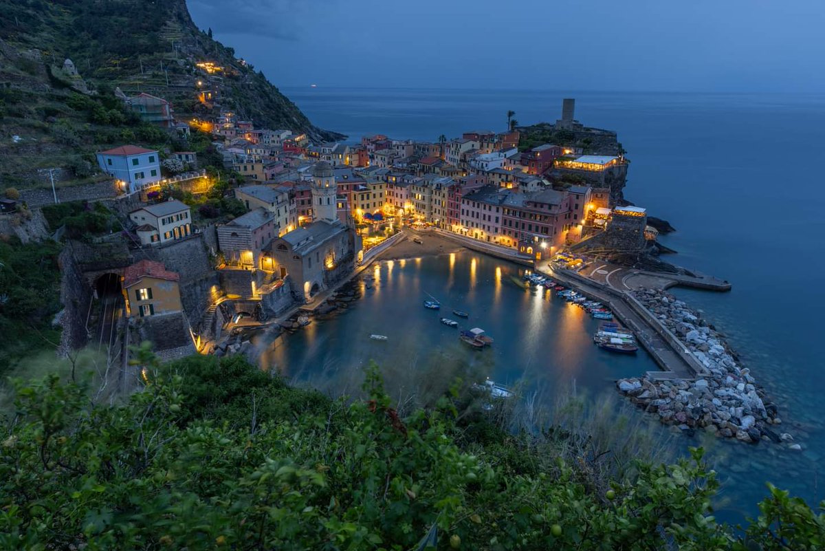 BP_Chua's tweet photo. Vernazza
Cinque Terre, Italy
#Europe #Italia #Italy #Vernazza #CinqueTerre #City #Illuminated #HighAngleView #Canon
#Travel https://t.co/RgxxQnZQwL