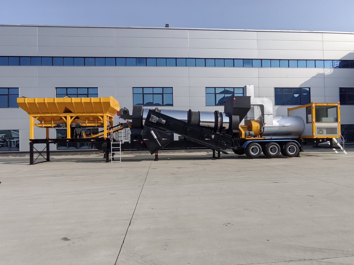 SinoroaderChina's tweet photo. The asphalt mixing plant each module has its own travelling chassis system, which makes it easy to relocate being towed by tractor after being folded.
Whatsapp: +86 18903819201 https://t.co/TXcNEzI7iZ