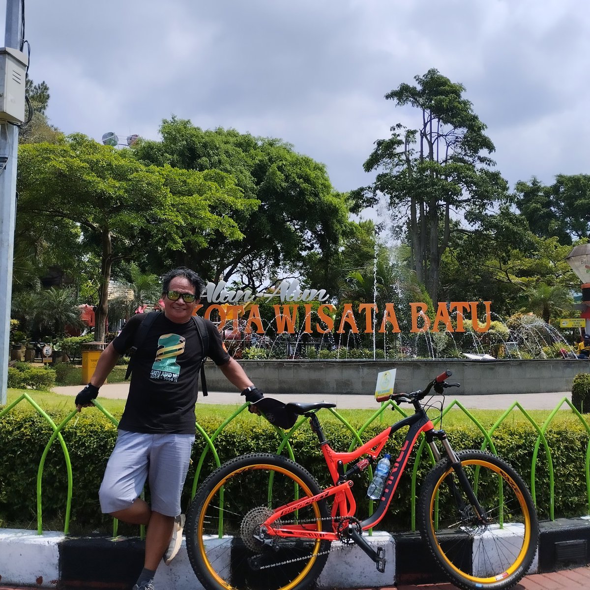 "Pada akhirnya, semuanya lelucon."

-Charlie Chaplin