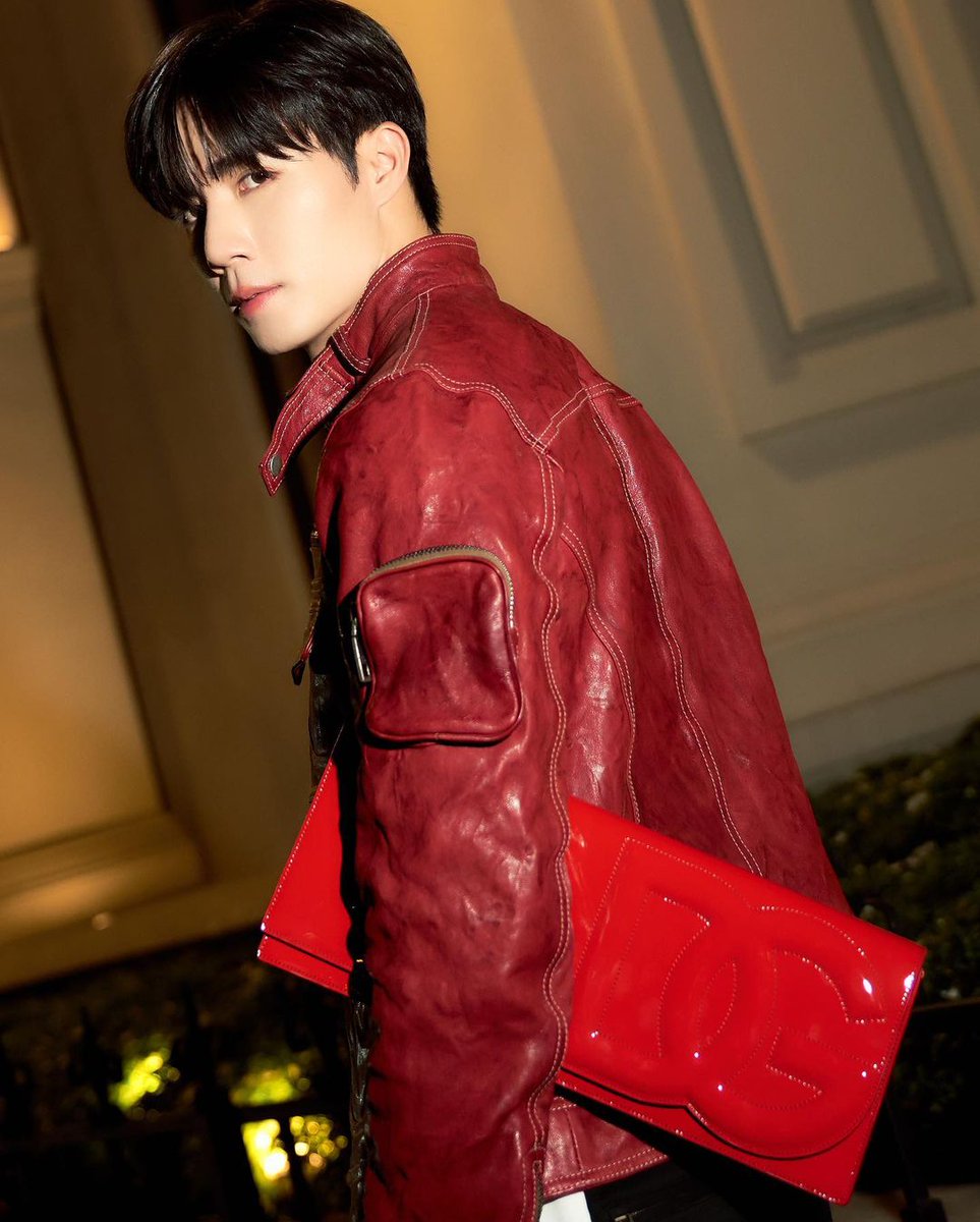 erwchi's tweet image. ลุคนี้ดูเท่มากหล่อมากๆค่ะ💕💕
ZEE x COS
#ZEEgotoNYFWwithCOS 
@zee_pruk  #ZeePruk