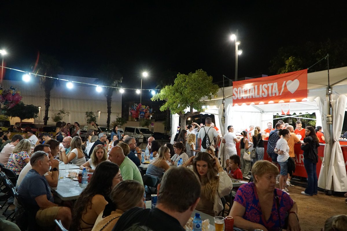 PSCBaix / ❤️ (@pscbaix) on Twitter photo 🎉 Ahir vam participar en el tradicional sopar socialista de la #FMViladecans.
🌹Moltes gràcies, alcalde <a href="/carlosruiztwitt/">Carles Ruiz Novella /❤️</a> i companyes i companys del <a href="/PSCViladecans/">PSC Viladecans /❤️</a>, per l'acollida! 🎉 Ahir vam participar en el tradicional sopar socialista de la #FMViladecans.
🌹Moltes gràcies, alcalde <a href="/carlosruiztwitt/">Carles Ruiz Novella /❤️</a> i companyes i companys del <a href="/PSCViladecans/">PSC Viladecans /❤️</a>, per l'acollida!