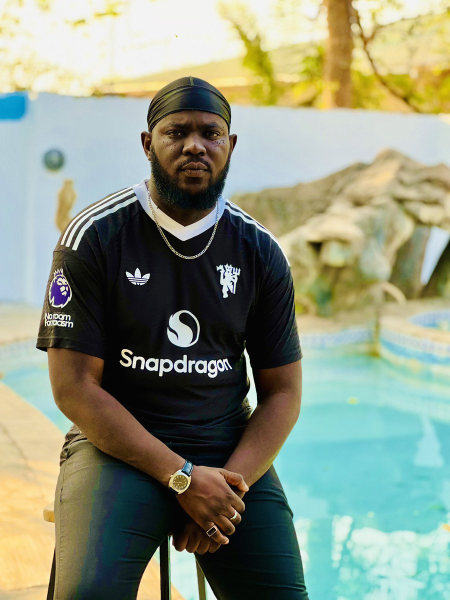 kit_republicza's tweet photo. Manchester United 24/25 Goal Keeper Jersey now available! ⚫️

We are Zambias Number 1 Kit Supplier! 🔥Shop @kit_republicza today! 👕Text us on WhatsApp +260975881523 to place your orders! 📱

#KitRepublic #ManchesterUnited https://t.co/UbUmJu0lQA