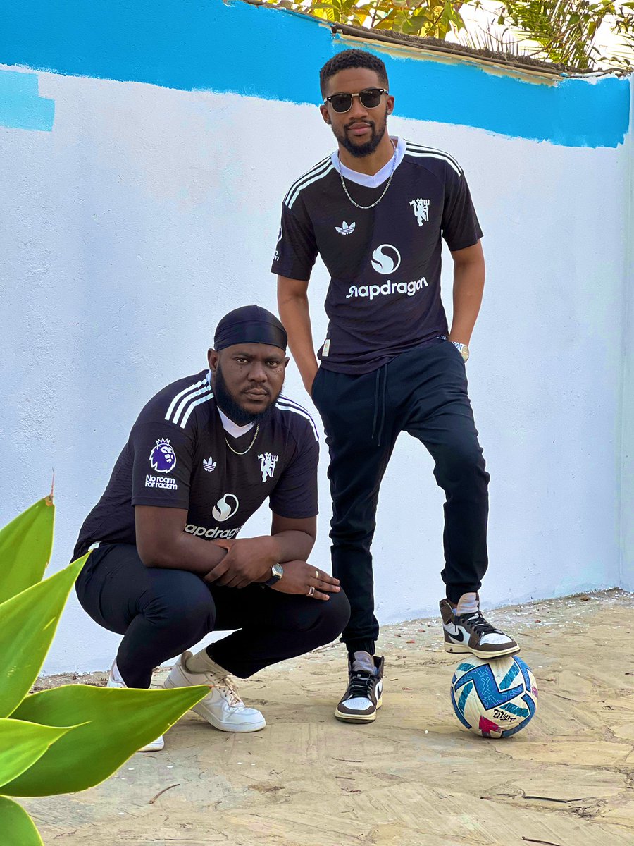 kit_republicza's tweet photo. Manchester United 24/25 Goal Keeper Jersey now available! ⚫️

We are Zambias Number 1 Kit Supplier! 🔥Shop @kit_republicza today! 👕Text us on WhatsApp +260975881523 to place your orders! 📱

#KitRepublic #ManchesterUnited https://t.co/UbUmJu0lQA