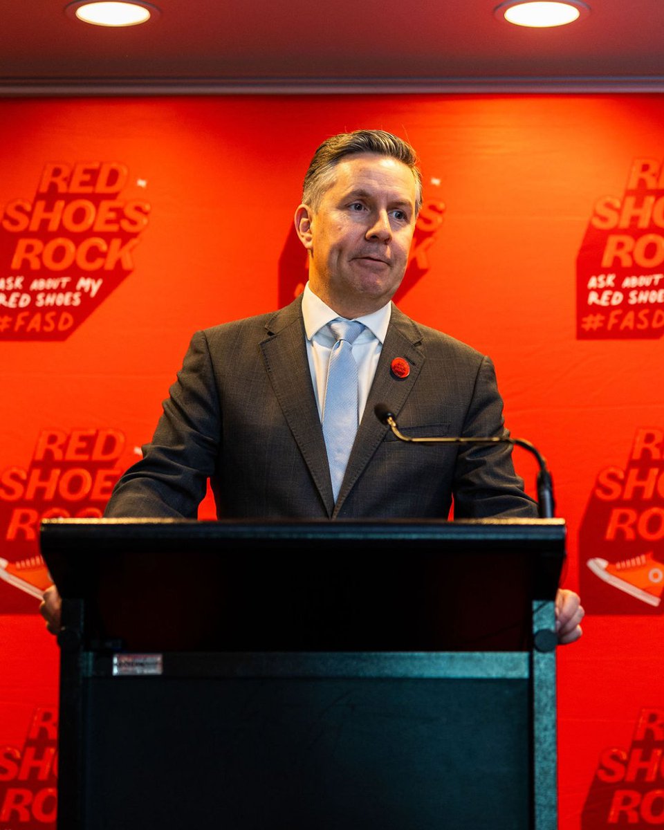 FAREAustralia's tweet photo. Thank you to everyone who joined us to mark International #FASDAwarenessDay at Parliament House in Canberra today, including Federal Minister for Health and Aged Care @Mark_Butler_MP and Shadow Minister for Health and Aged Care @anne_ruston. 

#RedShoesRock #FASD https://t.co/mVESEeXAQq