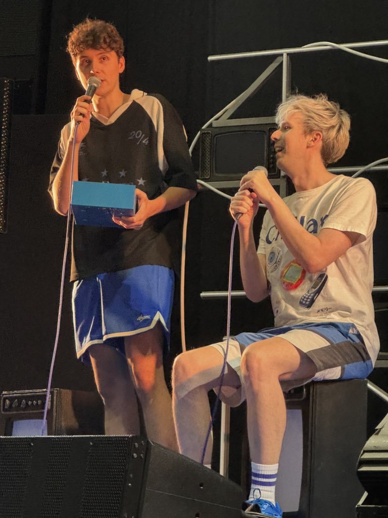 nampingswife's tweet photo. Q&A #dnpTIT #TITBerlin
- the shorts special https://t.co/7oNrwd22ZF