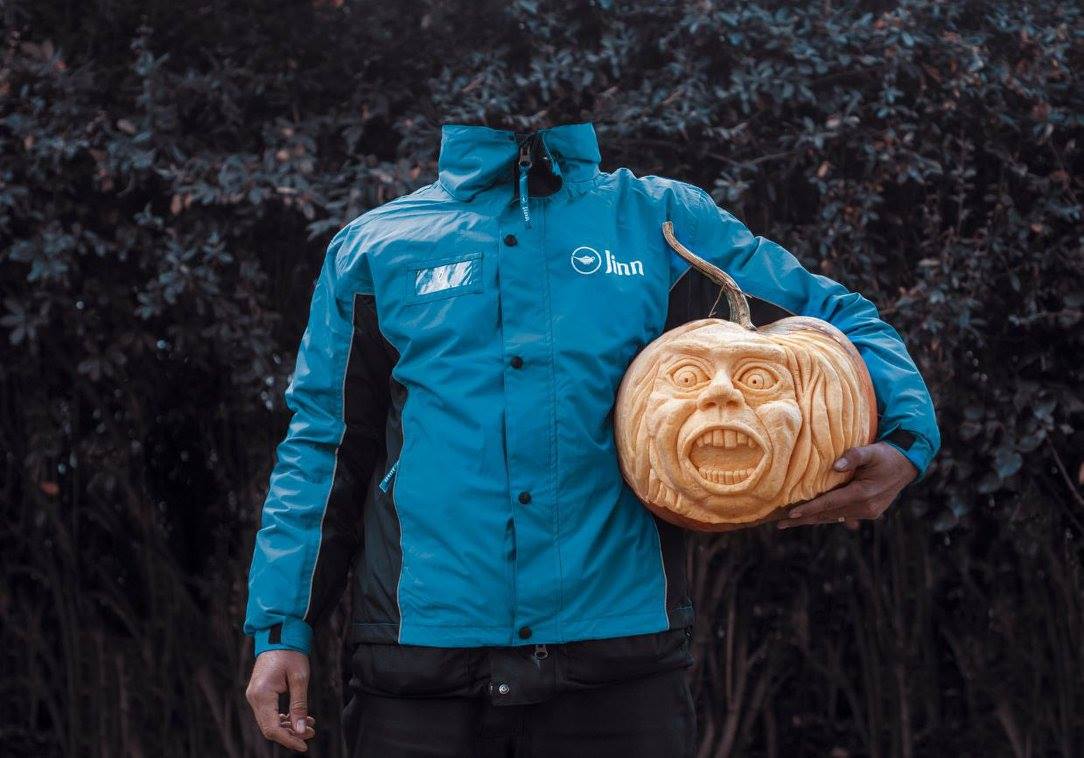 🎃#PumpkinPR is the best way to give your socials a ghoulish angle this #Halloween. 

Our #ProfessionalPumpkinCavers carve #Pumpkins for all types of brands and events. 

Let's Work Together🎃

#SustainableArt
#SandInYourEye  #PRAdvertising #Pumpkin #PumpkinCarving #JackOLantern