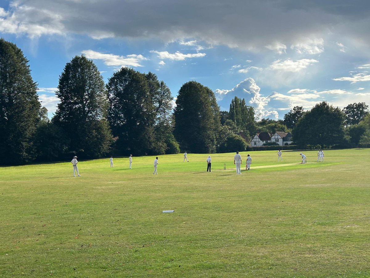 AuthorsCC's tweet image. Fabulous day's cricket at @LittleMarlowCC, where we defied forecast to play @refresherscc. Authors needed 10 off last over &amp;amp; fell short, despite heroic 100 from @BeardRichard. @RathbonesGroup moment was @M_H_Taylor's wicket to break @nicholas_hogg's record of 43 in season.