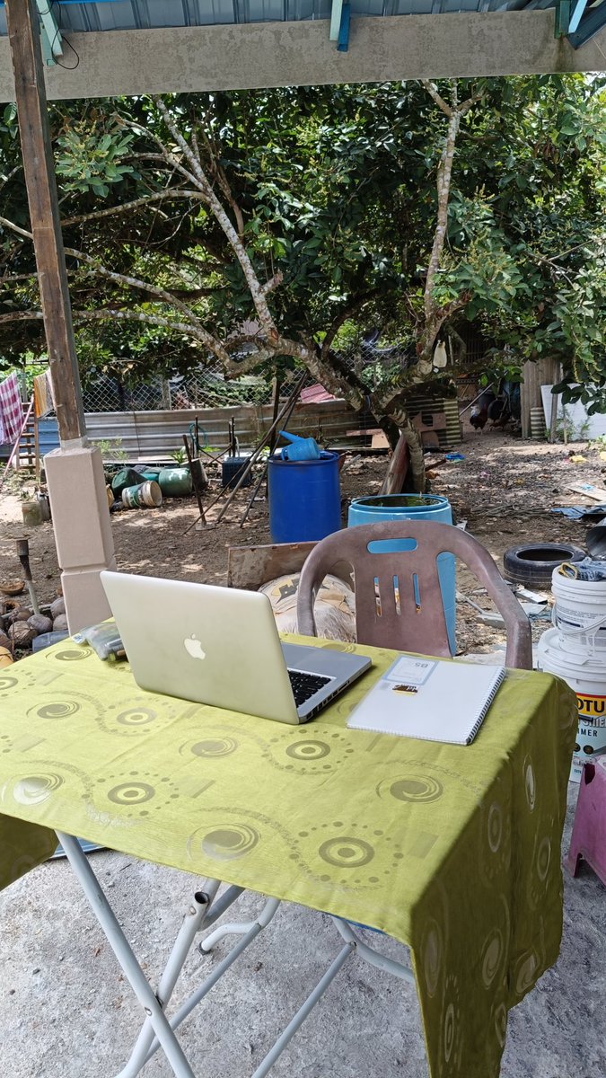 aqim87's tweet photo. Workstation for today.

Redup. Nyaman. https://t.co/QqtSIv2pz6
