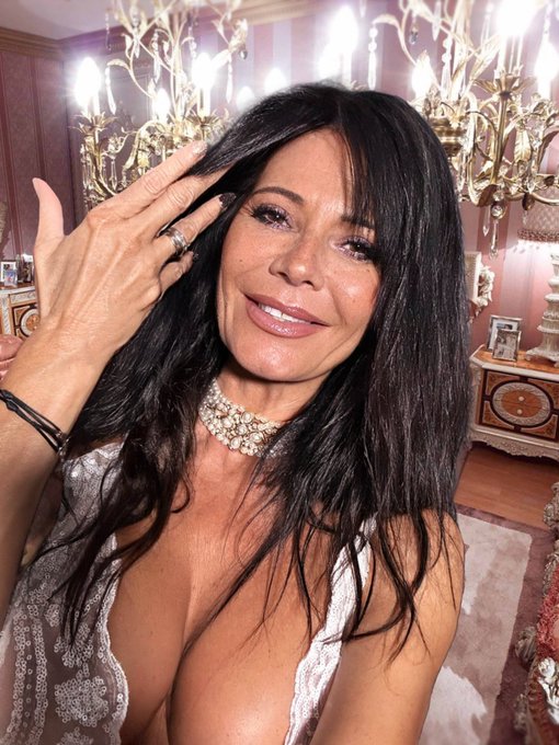 Nathalie Andreani - Une nouvelle façon de s’amuser ….. >> https://t.co/8BkFgP1VUw https://t.co/dwtDIN7FJy