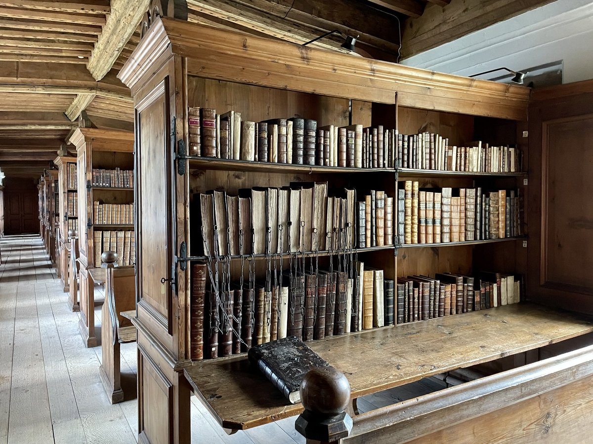 RuthieGenie's tweet image. #WeekKForKnowledge #AlphabetChallenge Chained library