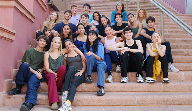 institutteatre's tweet photo. #DANSA Us presentem el nou equip de la jove companyia de dansa de l’Institut del Teatre #ITDansa que ja ha començat a preparar les coreografies de la temporada 2024-25
https://t.co/3OG98SDwYu https://t.co/ESRmR4hHAh