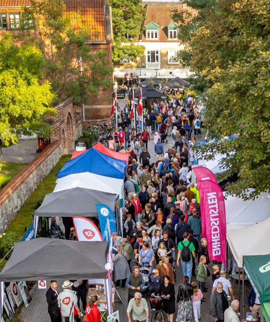 Hvilken kulturnat i Danmark er mere intens end dette?
(Vi har besøgt en del kulturnætter, men jo ikke alle).

OK, København er klart større, men spredt over et meget større område.