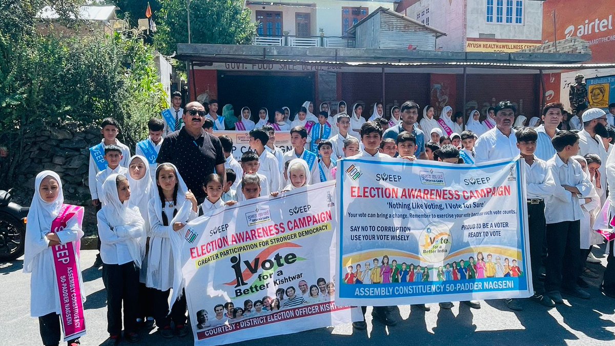 DICKishtwar's tweet image. Assembly Elections 2024: Over 380 enthusiastic students participated in a vibrant #SVEEP campaign rally at Lower Dool, Assembly Constituency 50 - Padder Nagseni. 

Together, we are raising awareness about the importance of voting!
Let&apos;s make our voices heard.

 #YouthForDemocracy