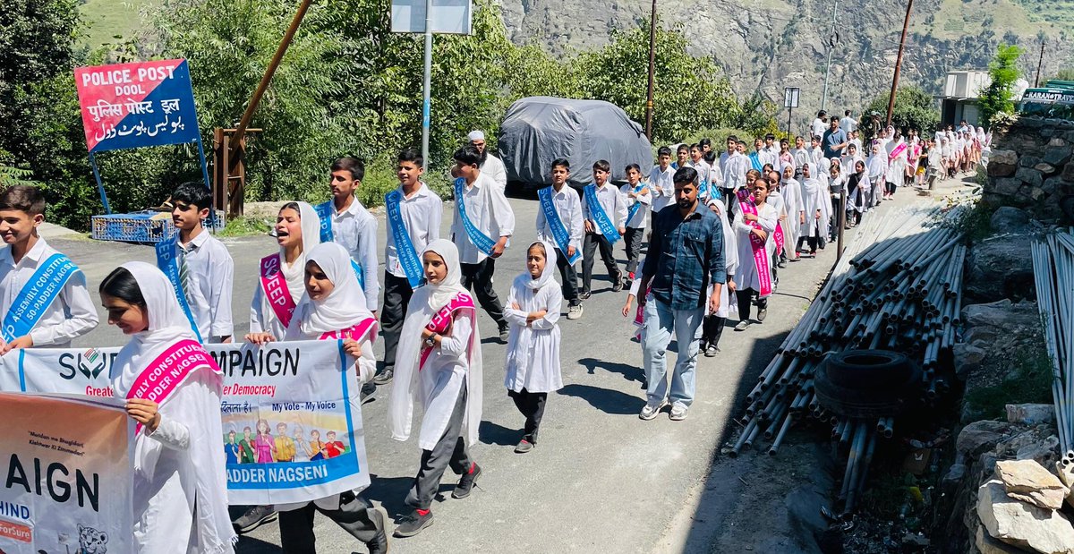 DICKishtwar's tweet image. Assembly Elections 2024: Over 380 enthusiastic students participated in a vibrant #SVEEP campaign rally at Lower Dool, Assembly Constituency 50 - Padder Nagseni. 

Together, we are raising awareness about the importance of voting!
Let&apos;s make our voices heard.

 #YouthForDemocracy