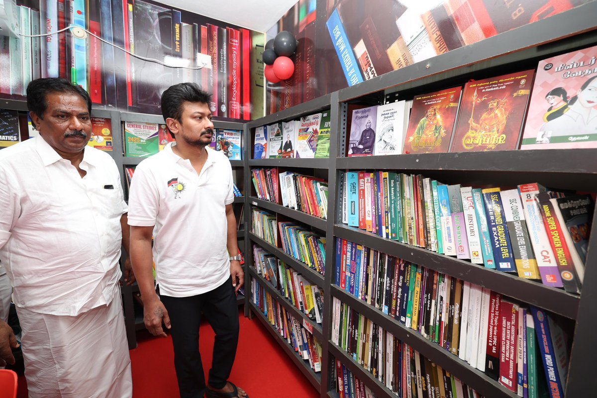 Udhaystalin's tweet image. முத்தமிழறிஞர் கலைஞர் அவர்களின் நூற்றாண்டை முன்னிட்டு, கழகத் தலைவர் மாண்புமிகு முதலமைச்சர் @mkstalin அவர்கள் @dmk_youthwing-க்கு அளித்தப் பணிகளில் முக்கியமானது, சட்டமன்றத் தொகுதிக்கு ஒரு  &apos;கலைஞர் நூலகம்&apos; அமைக்கும் பணி.

தமிழ்நாடெங்கும் இளைஞரணி சார்பில் இந்நூலகங்களைத் திறந்து வரும்…