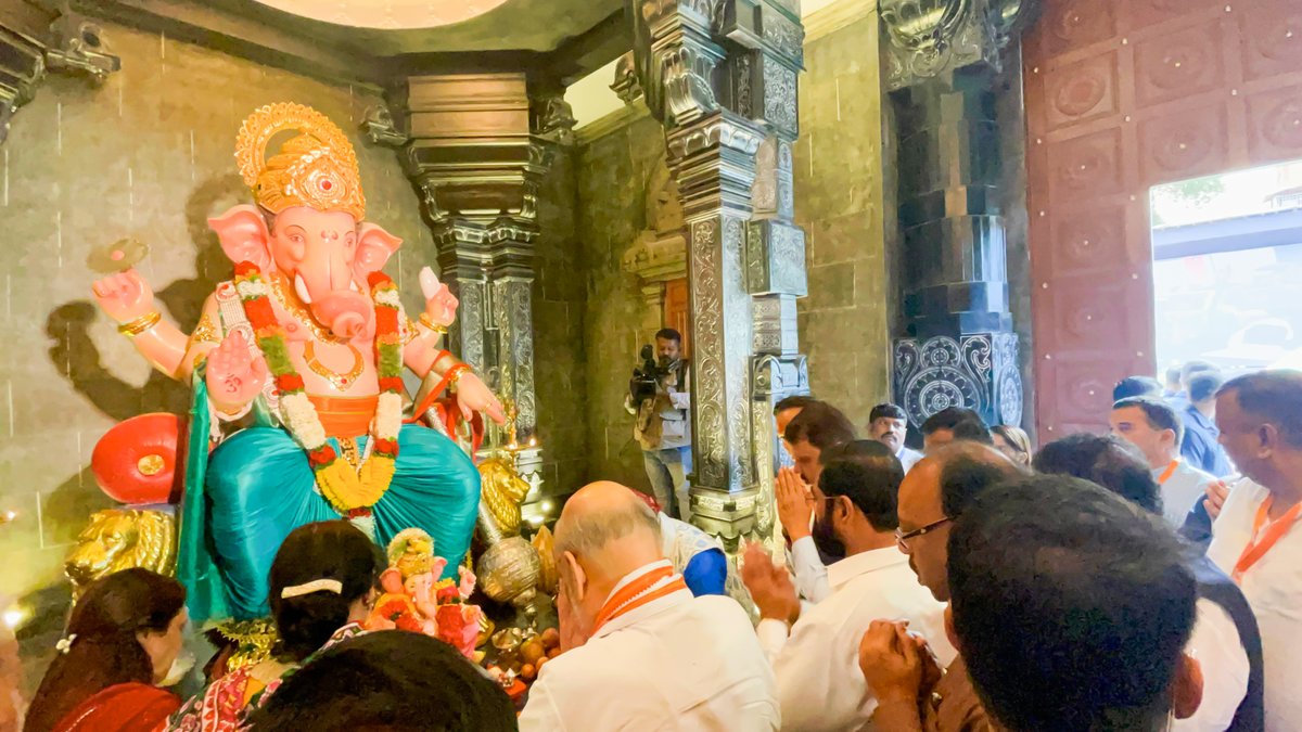 Devendra Fadnavis tweet media