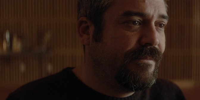 Rtl02647782's tweet photo. Ανθρώπινες ιστορίες γεμάτες πόνο και τραύματα σε ένα θεραπευτικό ταξίδι μοιράσματος. Μέσα στα σκοτάδια της ψυχής, μια χαραμάδα φωτός.
Ειδική μνεία στον Πυγμαλίωνα που και μόνο με ένα βλέμμα δημιουργεί συναισθήματα και βάζει τον θεατή στην ατμόσφαιρα της ιστορίας.
#disff47 #disff https://t.co/yAQMJb8Gkx
