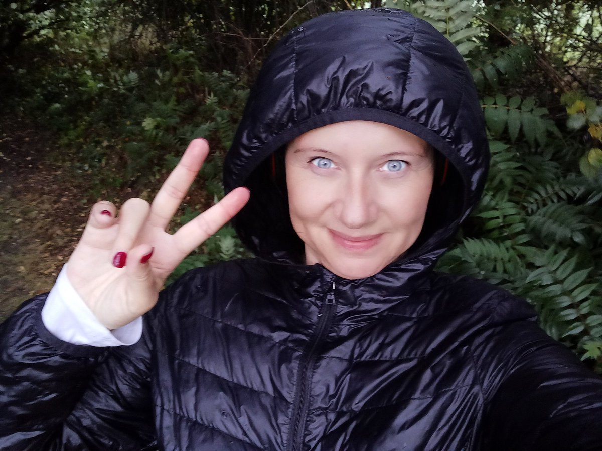 JanaEnzaKrabcov's tweet photo. This year is very difficult for me. The only thing that gives me joy and peace this year is running. 16 degrees with rain? So what? I don't mind being wet. What matters is that I'm alive🙏 #onlife 🦋 #goandlive https://t.co/5WAujafT44