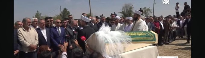 Çocukların tabutuna gelinlik,duvak koyulmaz..okul forması koyulur..bu zihniyet değişsin artık !.. Narin daha çocuktu çocuk
#Narin #anne #otopsi #amcası #tecavüz #Tavşantepe