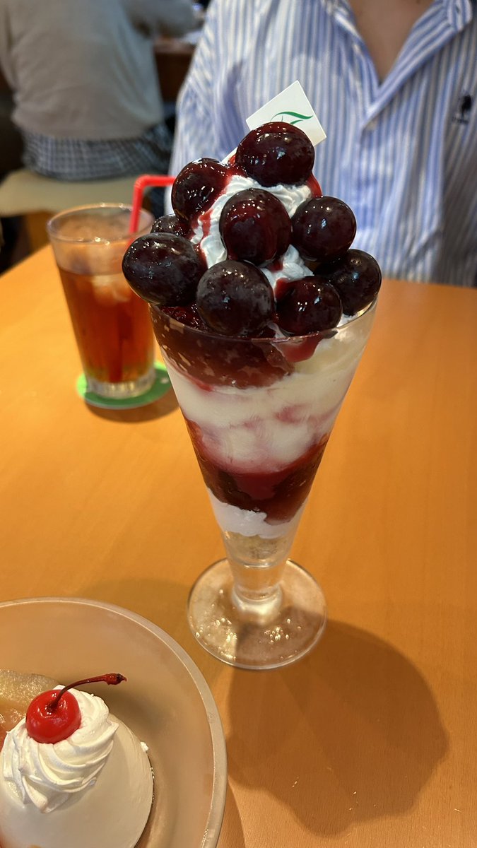 フルーツ農園にあるカフェ🍑🍇

 #日常垢
