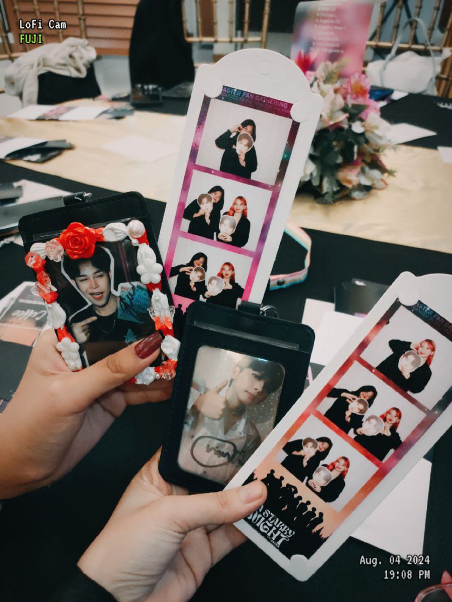 zxcAKInbv's tweet photo. Bringing this event back that i'm celebrating with my friend @DarlynDumpz with @aster_cray @aster_gee photocards

#OMR2024IdolSelfieDay #OMR2024 #OneMusicRevolution 
#oneentph #OneMusicOneHeart https://t.co/sfsF22JIpU
