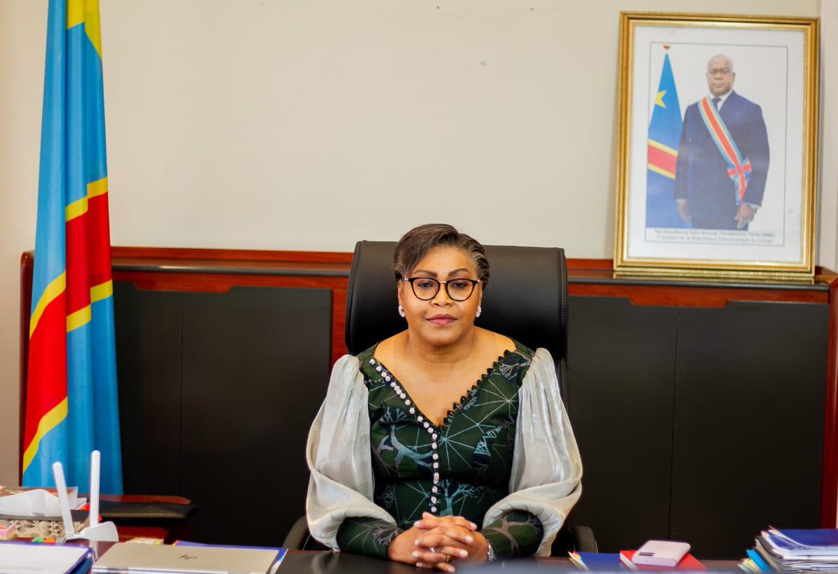 La PM ministre @JudithTulukaS  mis en garde contre les dérives de la gouvernance à travers les réseaux sociaux, où les ministres rivalisent parfois dans des communications manquant de pertinence. Elle a recommandé à chacun de faire preuve de la plus grande circonspection.