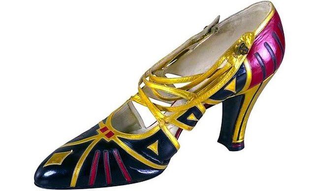 Stop what you’re doing and look at this shoe, quick! Hellstern &amp; Sons C.1920s. #frockingfabulous #fashionhistory