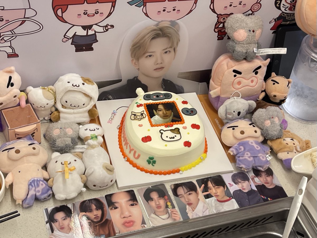 seeupz's tweet photo. 9월의 대명절은 추석이 아니고 준규 생일이다🫰🏻 https://t.co/U3cieuGCiX