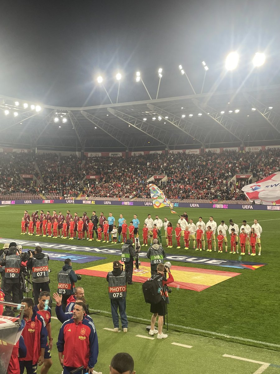 Comenzamos una nueva temporada y lo hacemos presenciando el partido de la UEFA Nations League de la reciente campeona de Europa en el Estadio de Ginebra ante Suiza con victoria 1-4 para el equipo de Luis de la Fuente. 
🇨🇭🇪🇸
#agent #UEFANationsLeague
