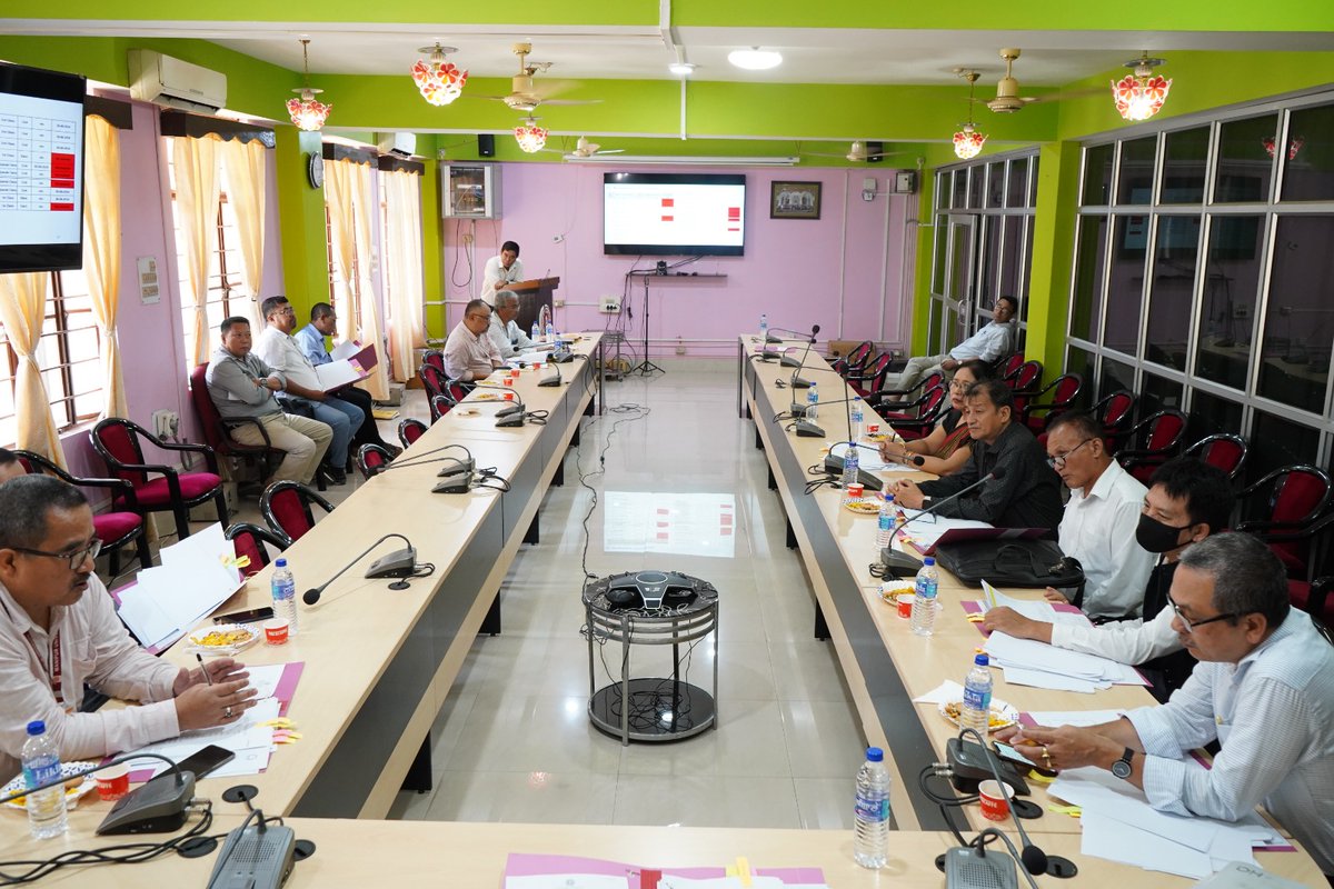ManipurUniverse's tweet image. 🏢 Manipur University conducted its Building Committee Meeting on 09-09-2024 to discuss upcoming infrastructure projects and developments on campus. #BuildingCommittee #ManipurUniversity #CampusDevelopment