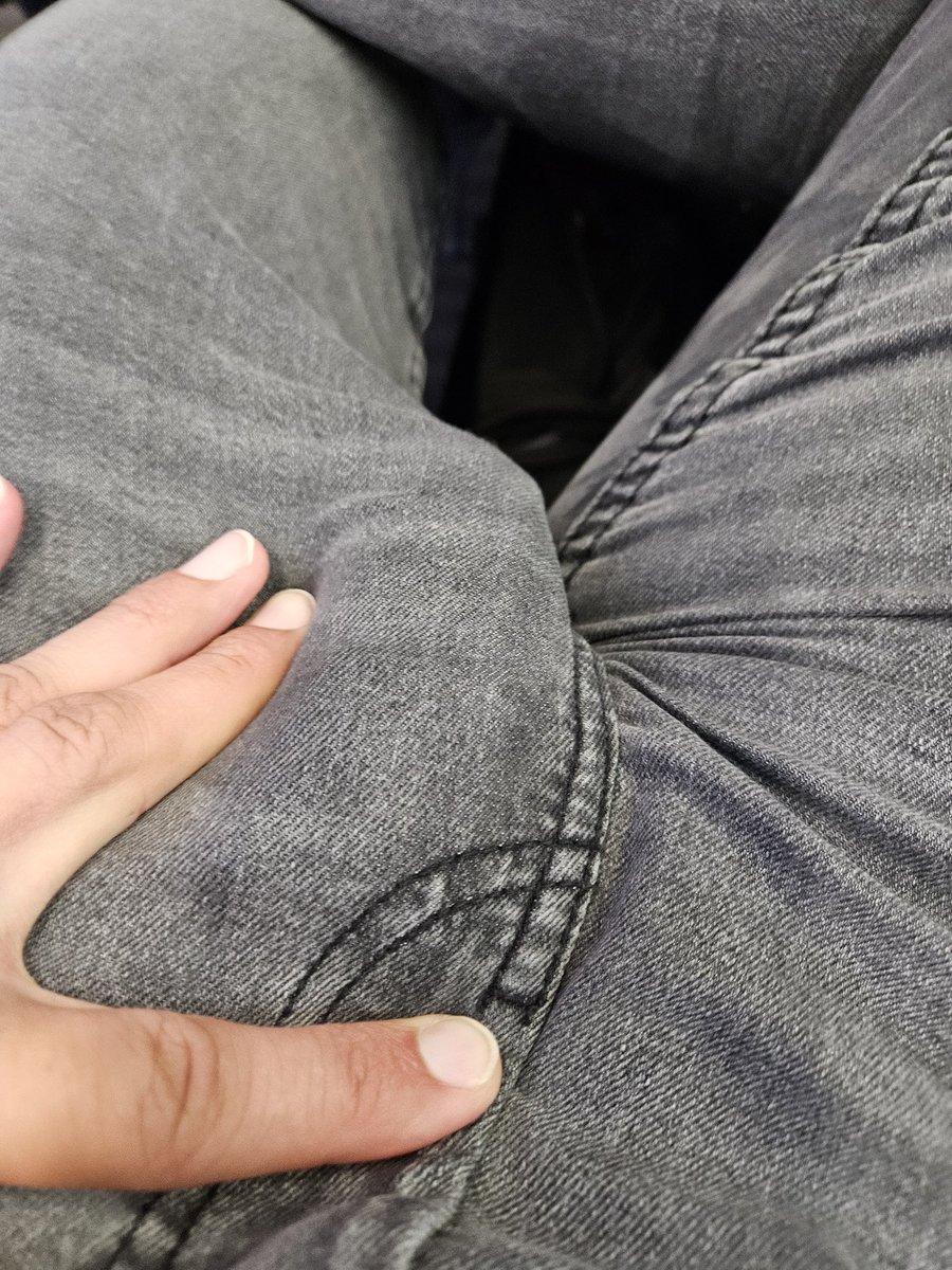 fu_world1's tweet photo. Auf geht's zur Dienstreise. 6,5 Std im Zug und was mach ich nur so lange .. achso ja .. bisschen Spielen vielleicht 😁😁😁😅🥰 https://t.co/bVjn4K0wNS
