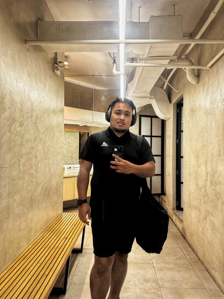 bernysaur's tweet photo. — an award for my research! Wohoo! 

Been traveling a lot, like ubos na pera ko. Pero travel muna, saka na lang isipin paano magbayad loljk, spend money responsibly pa din. 

Happier self, and excited for great and new things ahead! 

So friends, let’s catch up soon!! 🤩🫶🏼 https://t.co/z5i33nXWrY