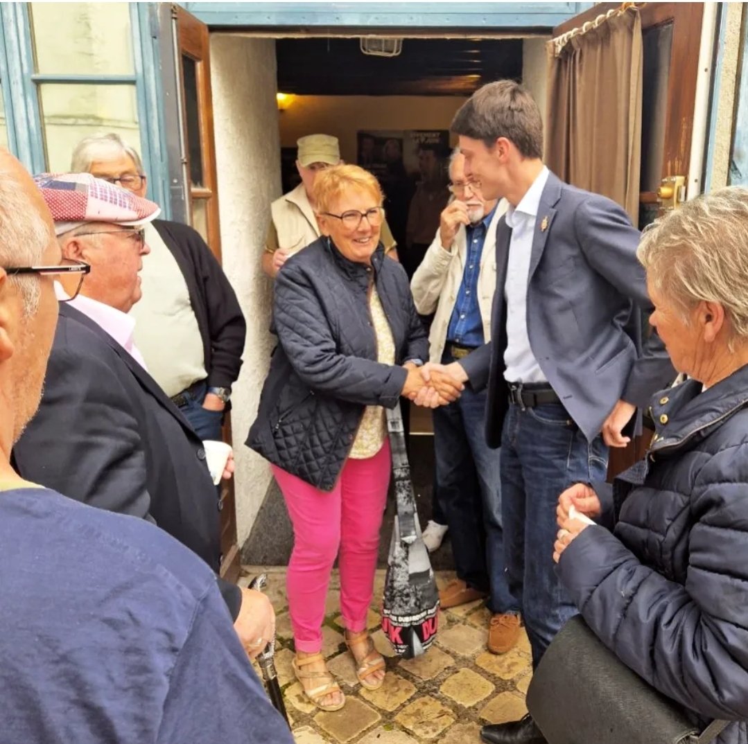 Virginia_RN's tweet photo. 🔵 Nous avons eu le plaisir d’accueillir @Flavien_Termet, député des Ardennes, pour la rentrée du #RN41.

✅ Nous avons échangé sur la dynamique croissante du RN, avec en vu de nouveaux projets comme les prochaines élections municipales.

👉  REJOIGNEZ-NOUS ! 
#Oncontinue https://t.co/i936DhGMbf