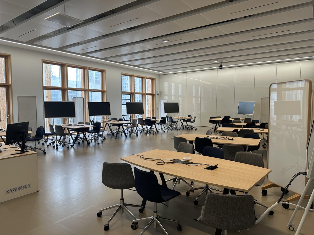 essec's tweet photo. 🔵 ACTUALITE I Inauguration du Pierre Nanterme Center for Responsible Leadership à l'ESSEC : un espace de 3 000 m² dédié à la pédagogie active, l'innovation et l'entrepreneuriat. Une avancée majeure pour la rentrée 2024. 

Lire ici : https://t.co/BdgZk3P34z https://t.co/GZsRpLiDPh