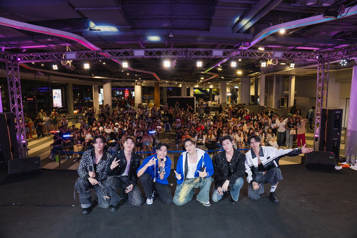 PrimeTimeTH's tweet photo. 📸 เก็บตกภาพงาน #MellowPOPshowcase6

ขอบคุณงาน #MellowPop นะครับให้พวกเราได้มาขึ้นโชว์ที่นี่อีกครั้ง พวกเราดีใจและสนุกมากๆ 

@MellowPOP_TH 

#PRIMETIMEth 
#MellowPOP_HurtintheRain
#MellowPOPshowcase2024 https://t.co/vSTqobF5p6