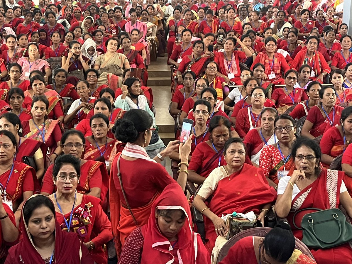 borthakur_mira's tweet image. #Narimangenyay 
#StopViolenceagainstwomen #Nyaykihaqmilnetaq 
@LambaAlka 
@JitendraSAlwar 
@MahilaCongress