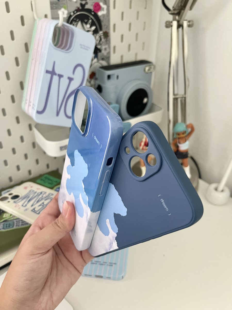 new .ᐟ snap case vs soft matte case 📱🩵 posted a vid comparison on our tiktok → tiktok.com/@notif_studio