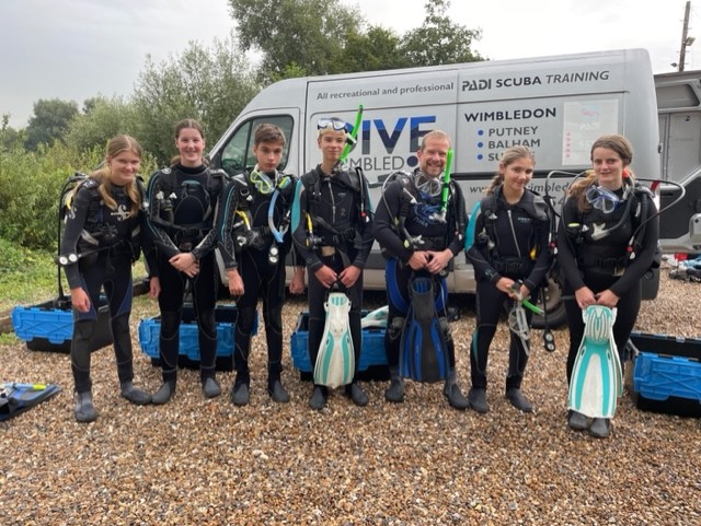 AlleynsSchool's tweet photo. After completing their Discover Scuba course in our pool, 17 have then gone on to complete their PADI Open Water course after diving at Wraysbury lake with @DiveWimbledon last weekend. #allwecanbe #AlleynsAdventure https://t.co/TNrWJjiktk