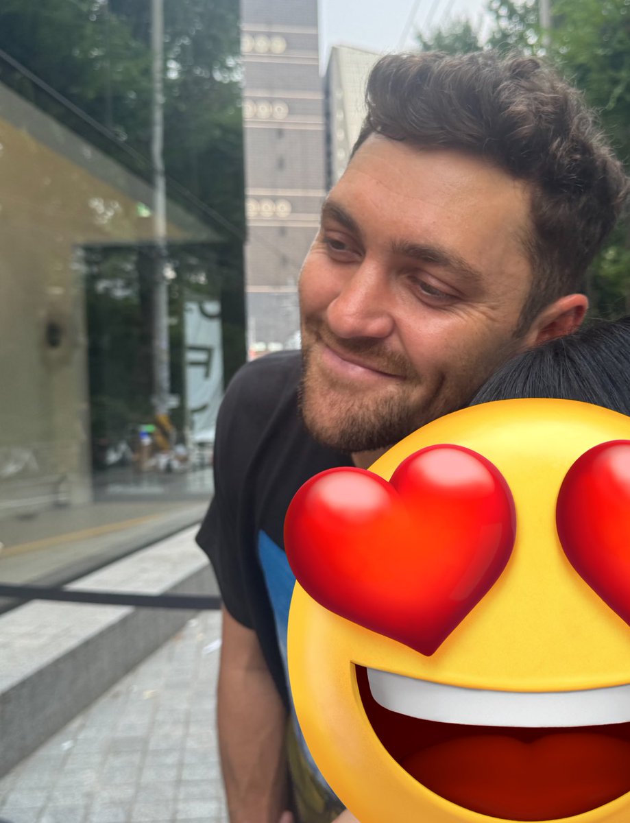 네일님이랑 슈프림 대기 같이 함 ㅋ ㅋㅋ