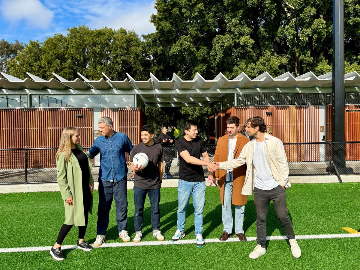 HYWilliamChan's tweet photo. #TransformingOurCity: From rubbish tip to FIFA field! It’s hard to believe this stunning #PerryPark pitch was once a tip. #TeamClover has transformed it into a sports lover’s dream with world-class facilities.

Congrats #MattChan architect &amp; @ASPECTLandscape landscape architects. https://t.co/EmNGuFLshf