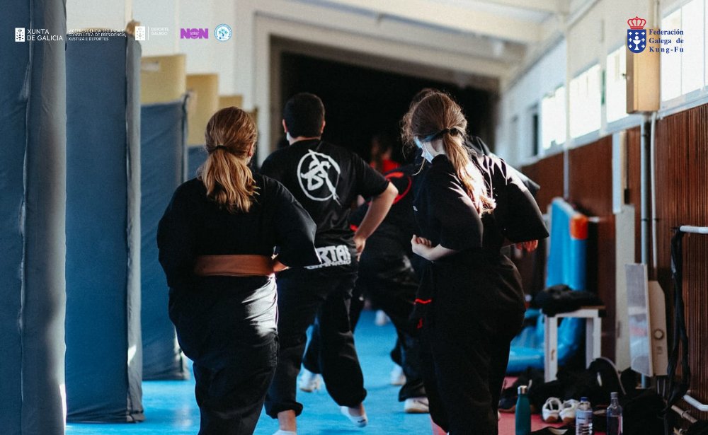 fgKungFu's tweet photo. Estar federadx brinda vantaxes únicas para o teu desenvolvemento como deportista:

🔹 Formacións Especializadas
🔹 Competicións oficiais
🔹 Seguro Deportivo
🔹 Comunidad de Apoio
...

Únete para crecer no camiño do #KungFu 🙌🏼

@fdeportegal @UFEDEGA_ https://t.co/zQKOitk9He